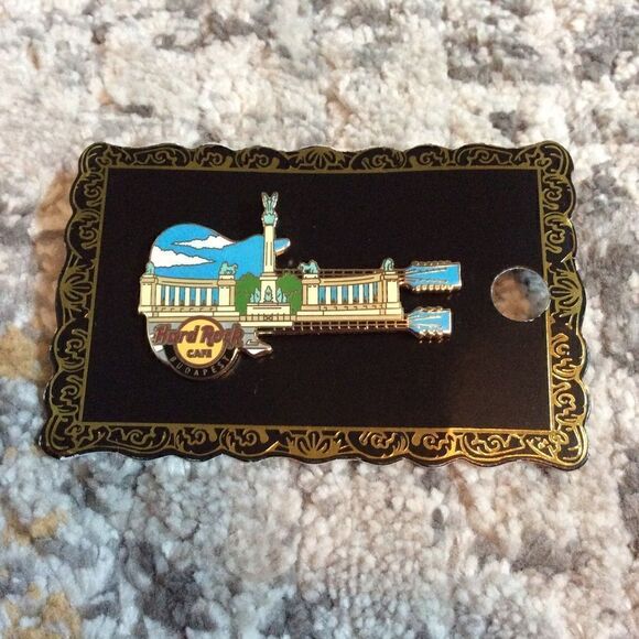 HARD ROCK CAFE BUDAPEST DOUBLE NECK GUITAR PIN! - Picture 1 of 3